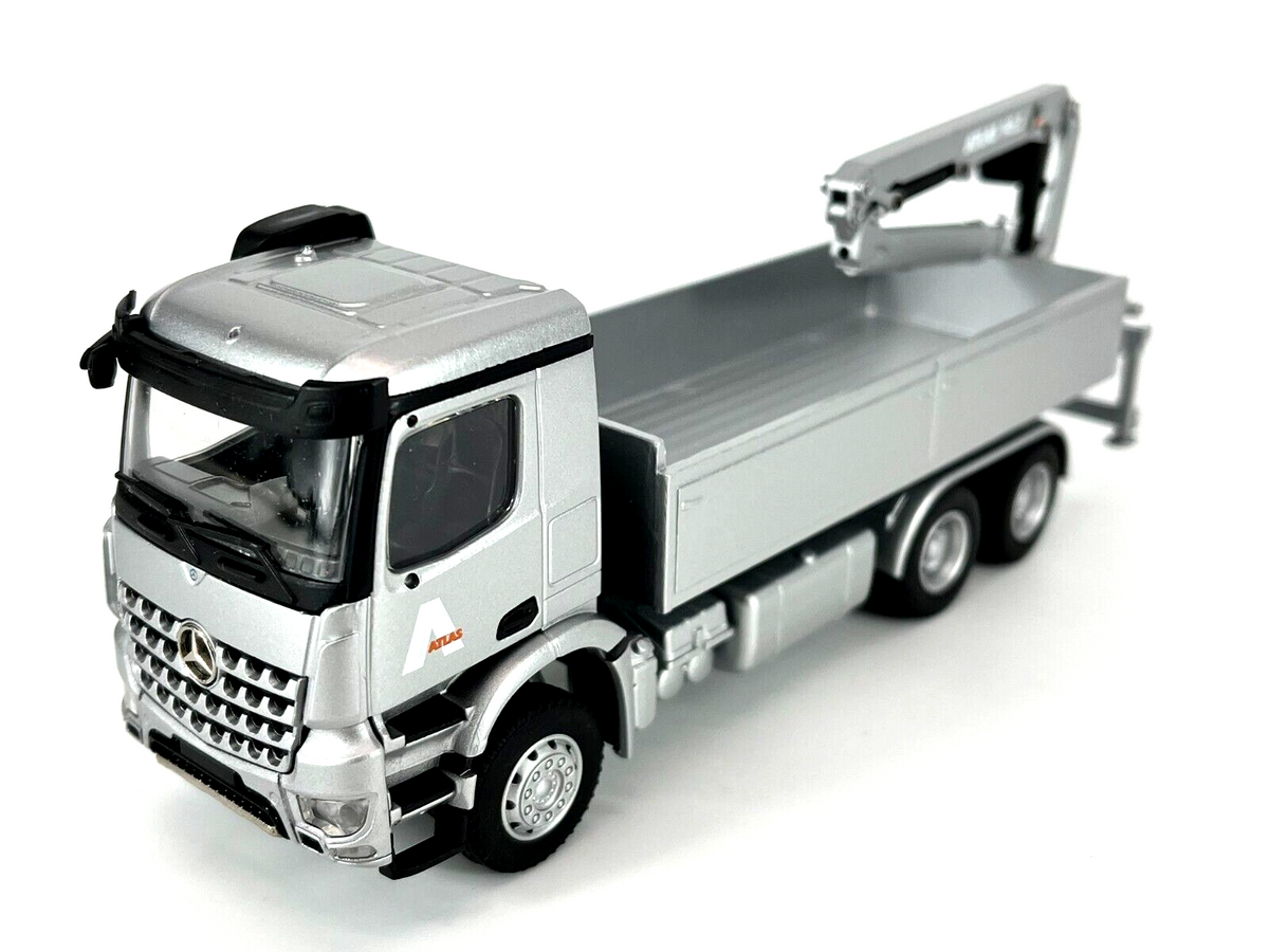 Conrad ATLAS Ladekran Typ 145.2 auf Mercedes-Benz Arocs „Silber“ – Diecast Sammlermodell im Maßstab 1:50, Art. 7799/02 – Ansicht 4