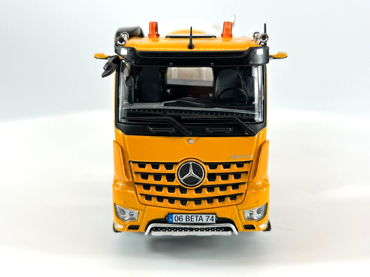 NZG Mercedes-Benz Arocs 8x4 Fahrmischer in der Ausführung BETAMIX – Diecast Sammlermodell im Maßstab 1:50, Zinkdruckguss, Art. 1078 – Ansicht 6