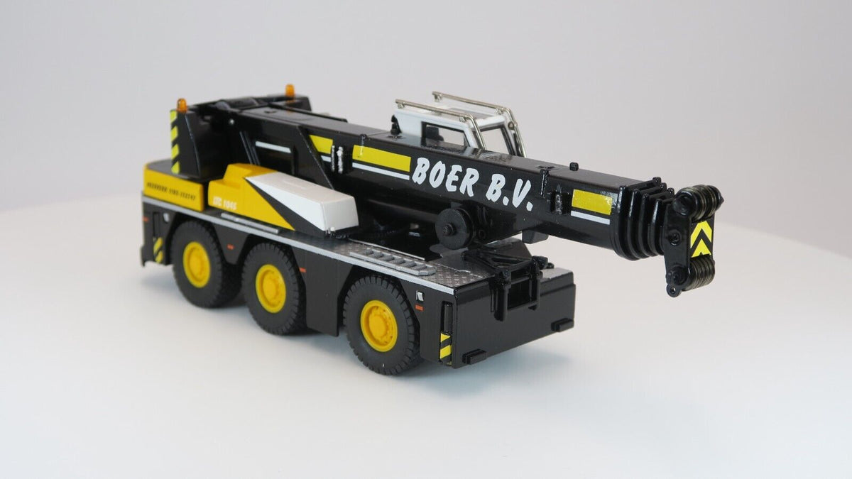 Conrad Liebherr LTC 1045-3.1 Mobilkran in der Ausführung BOER E.V. – Diecast Sammlermodell im Maßstab 1:50, Zinkdruckguss, Art. 2109/09 – Ansicht 4
