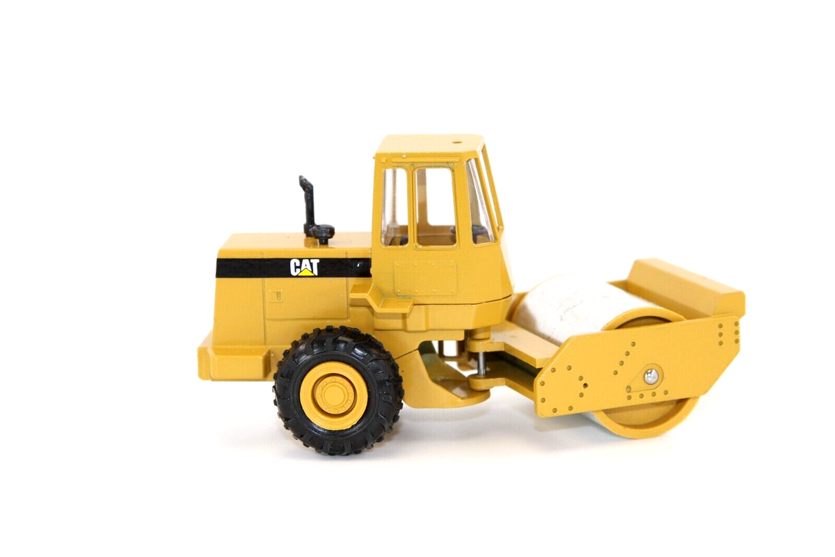 Conrad Caterpillar CS-653 Walzenzug – Diecast Sammlermodell im Maßstab 1:50, Art. 2889/0 – Ansicht 4