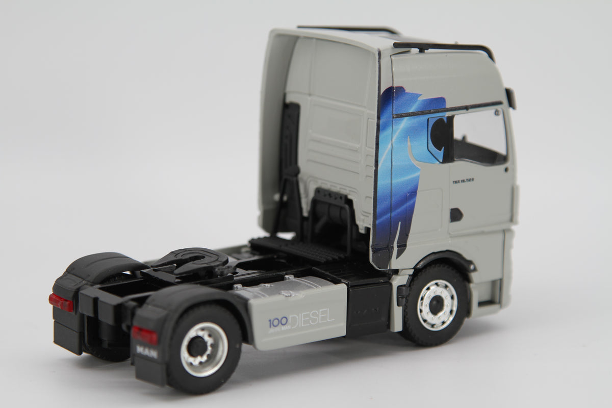Conrad MAN TGX GX 18.520 Sattelzug „100 Jahre MAN Diesel“ – Diecast Sammlermodell im Maßstab 1:50, Art. 80000/14 – Ansicht 5