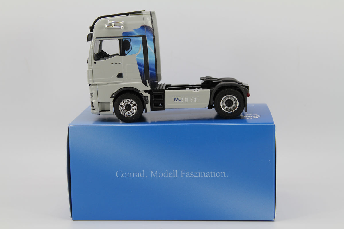 Conrad MAN TGX GX 18.520 Sattelzug „100 Jahre MAN Diesel“ – Diecast Sammlermodell im Maßstab 1:50, Art. 80000/14 – Ansicht 6
