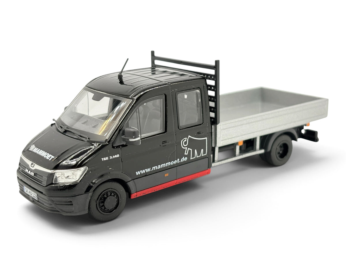 Conrad MAN TGE Pritschenwagen mit Doppelkabine „Mammoet“ – Diecast-Sammlermodell 1:50, Art. 1616/05