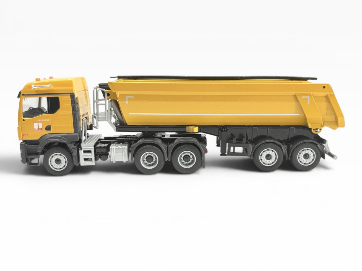 Conrad MAN TGS TM 33.540 mit Schwarzmüller Rundmuldenauflieger in der Werbeausführung Max Bögl Bauunternehmung – Diecast Sondermodell im Maßstab 1:50, limitierte Auflage 100 Stück, Art. 81265/03 – Ansicht 2