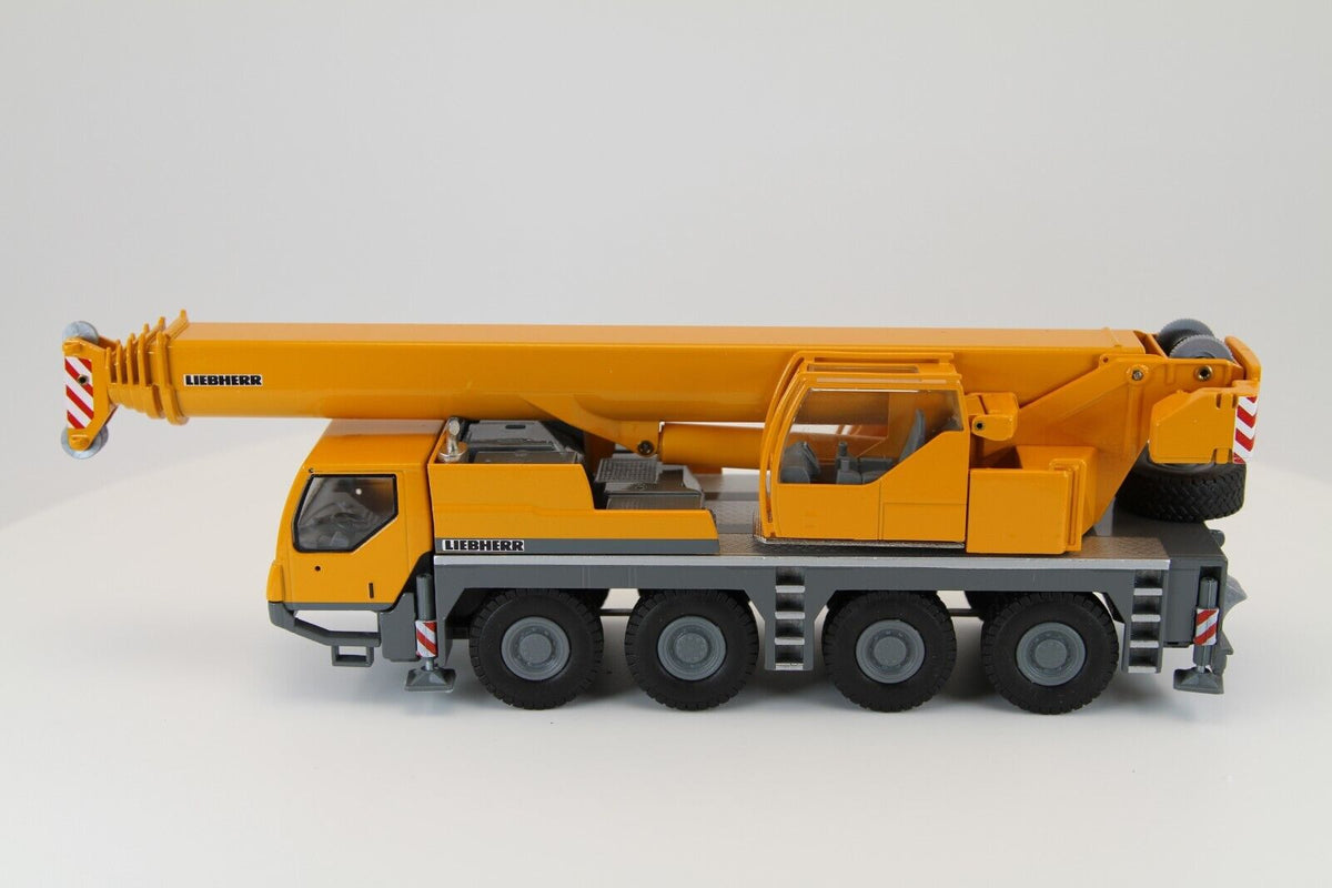 Conrad Liebherr LTM 1060/2 Mobilkran – Diecast Sammlermodell im Maßstab 1:50, Art. 2094/0