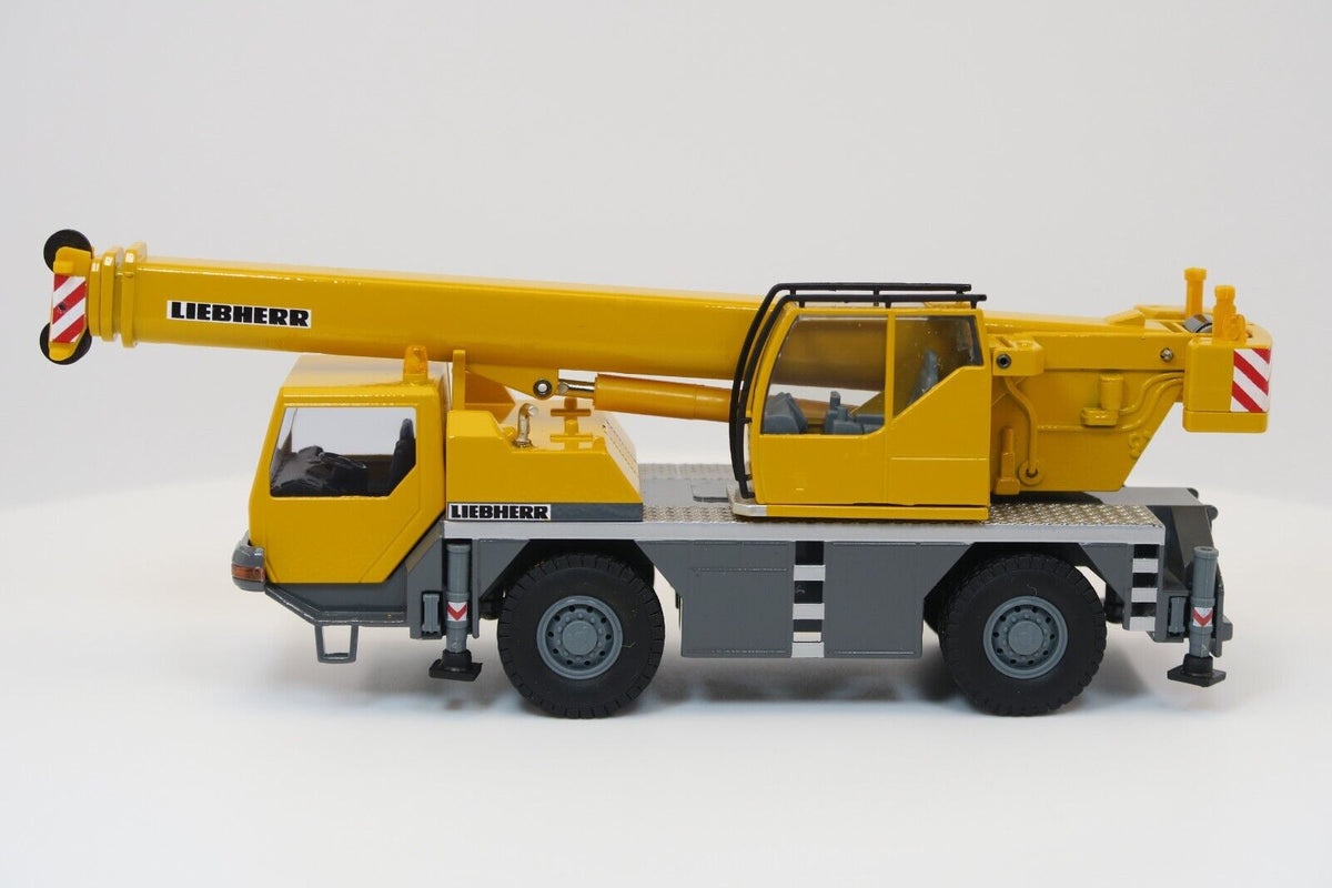 Conrad Liebherr LTM 1030-2.1 Mobilkran – Diecast Sammlermodell im Maßstab 1:50, Art. 2105/0 – Ansicht 2