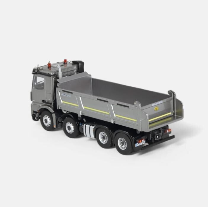 NZG Mercedes-Benz Arocs 8x4 mit Meiller Dreiseitenkipper in Grau – Diecast Sammlermodell im Maßstab 1:50, Zinkdruckguss, Art. 1066/20 – Ansicht 3