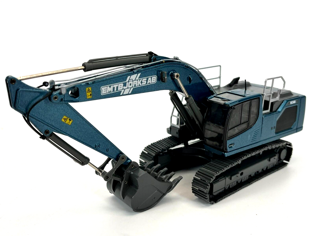Conrad Liebherr R938 V Litronic Hydraulikbagger „Emtbjörk AB“ – Diecast Sammlermodell im Maßstab 1:50, Art. 2215/14