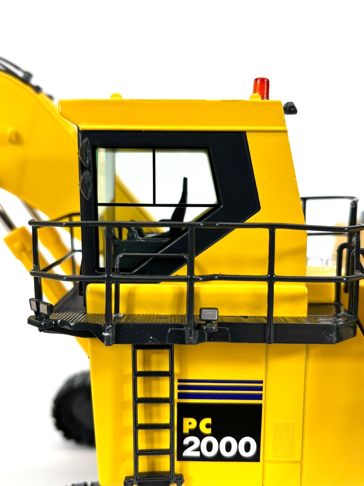 NZG Komatsu PC2000-8 Miningbagger in Gelb – Diecast Sammlermodell im Maßstab 1:50, Zinkdruckguss, Art. 7621 – Ansicht 4