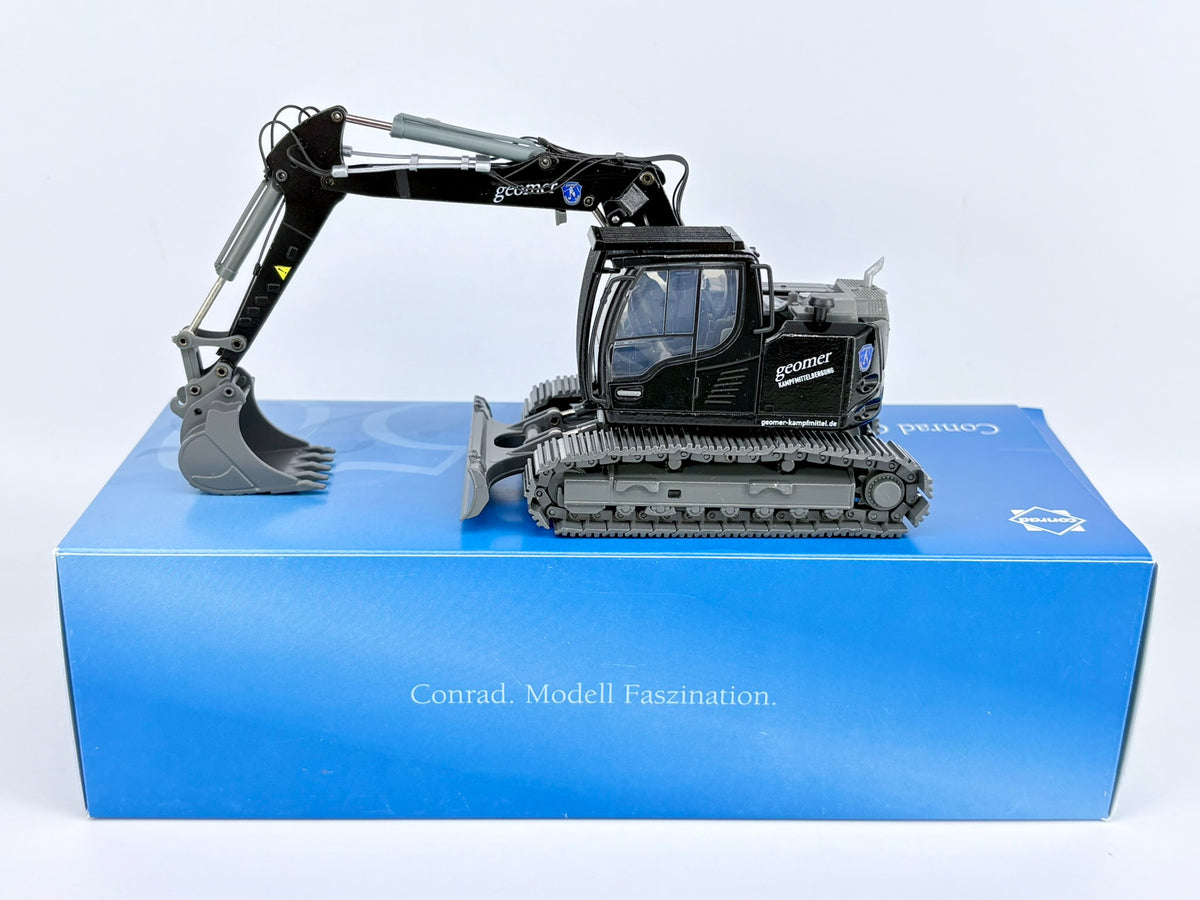 Conrad Liebherr R920 Compact Raupenbagger „GEOMER Kampfmittelbeseitigung“ – Diecast Sammlermodell im Maßstab 1:50, Art. 2209/06 – Ansicht 4