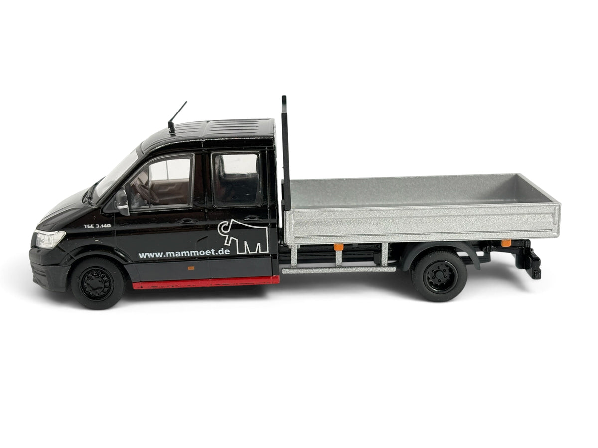 Conrad MAN TGE Pritschenwagen mit Doppelkabine „Mammoet“ – Diecast-Sammlermodell 1:50, Art. 1616/05 – Ansicht 2