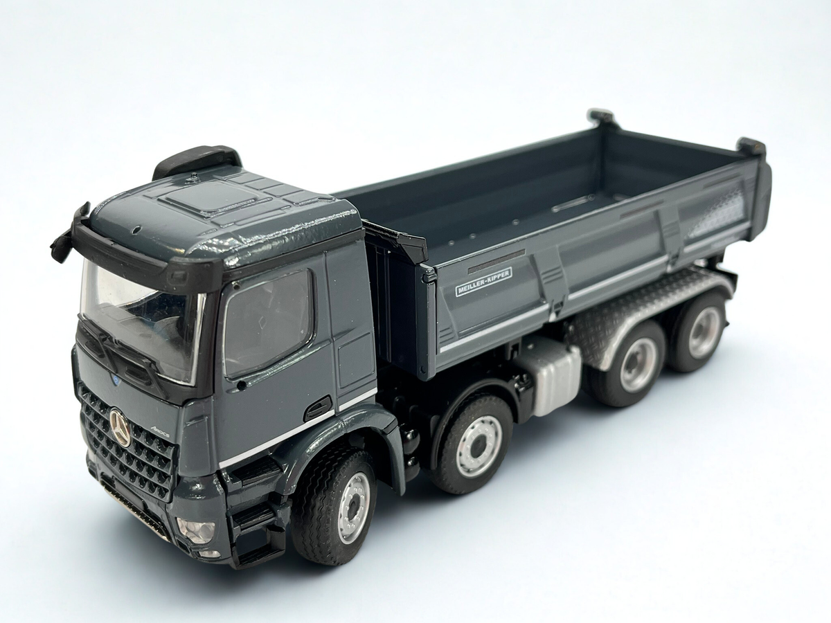 Conrad MEILLER TRIGENIUS D421 auf Mercedes-Benz Arocs – Diecast Sammlermodell im Maßstab 1:50, Art. 78255/0