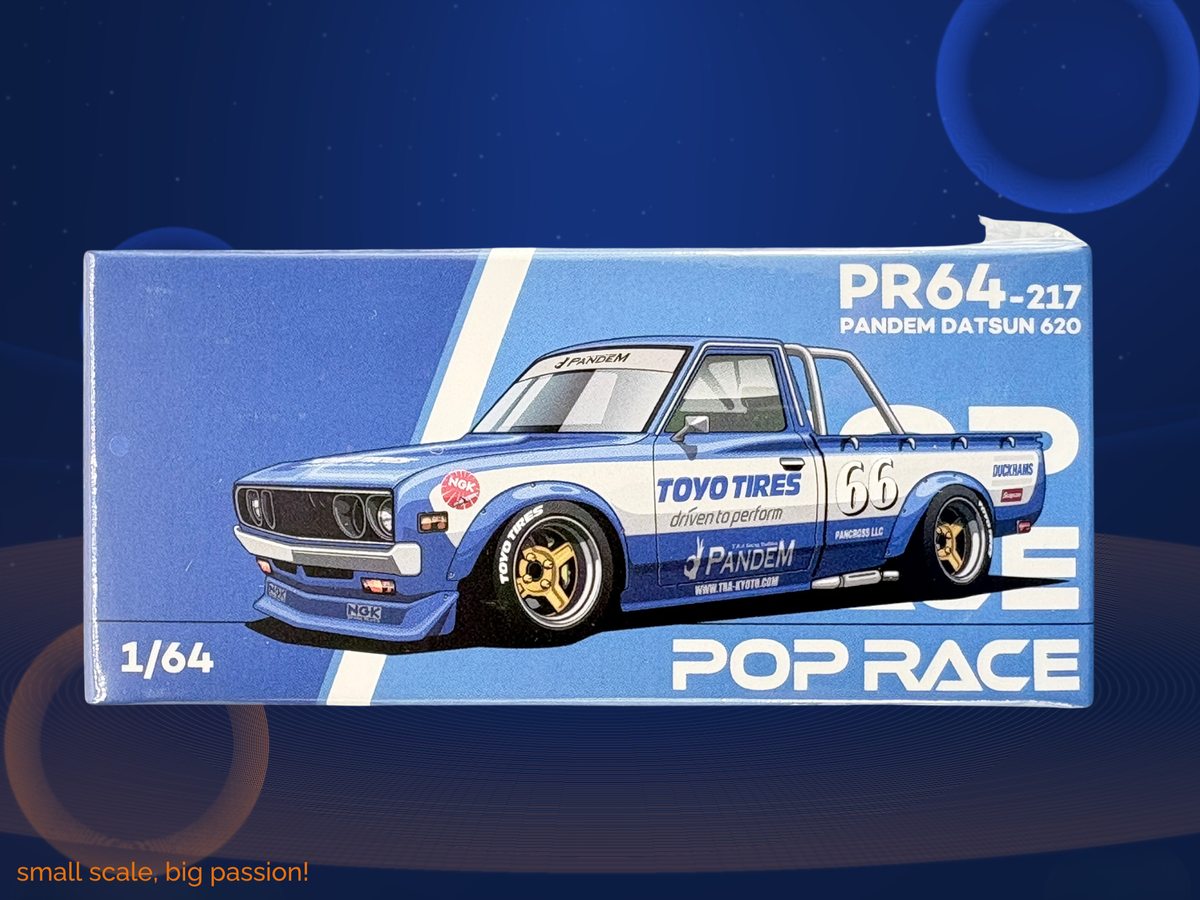 Pop Race Pandem Datsun 620 Pickup #66 Blue Metallic – Diecast Modellauto im Maßstab 1:64, Art. PR64-217