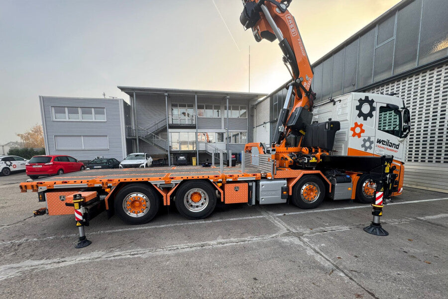 Volvo FH Aero mit Fassi F1100 Ladekran „Weiland“ – Ansicht 3 des WSI Limited-Edition-Modells 1:50, Art. 01-5380